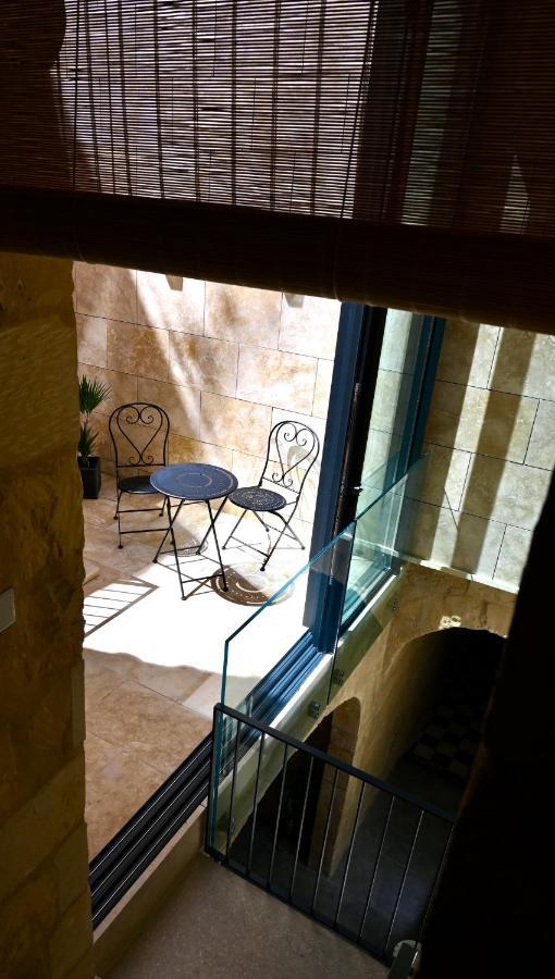 Numru 27 Expertly Restored Small House Of Character Cospicua Exterior foto
